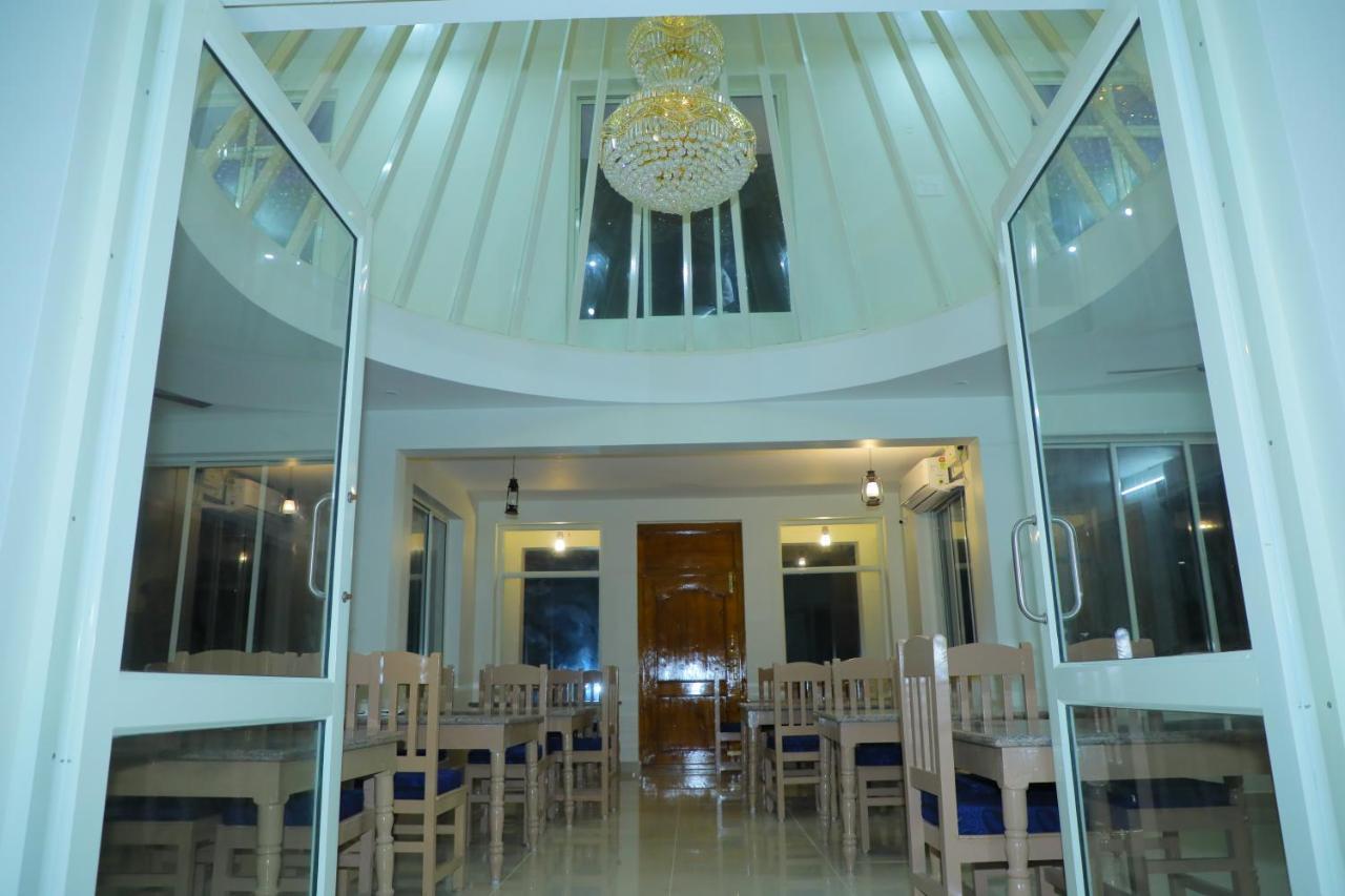 Srinivasa Hotel Tirupati Eksteriør bilde
