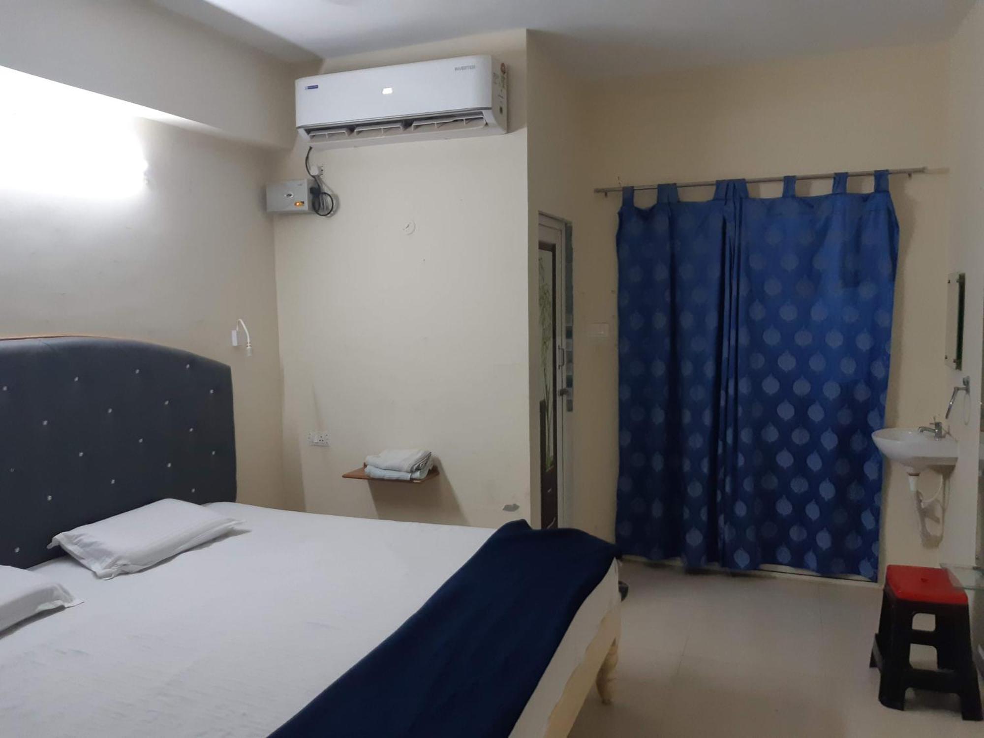 Srinivasa Hotel Tirupati Eksteriør bilde